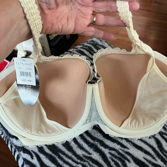 Le Mystere Ivory Maternity Full Support Underwire Foam Cup Bra Size 40E. NEW! - Picture 6 of 8